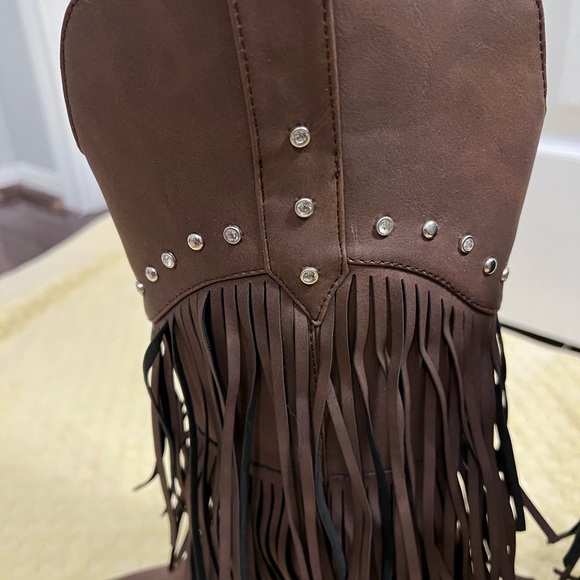 Size 6 Roper women’s cowboy boots with fringe - Picture 5 of 12